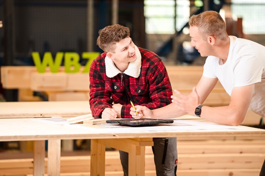 Holzbau-Polier und Holzbau-Vorarbeiter